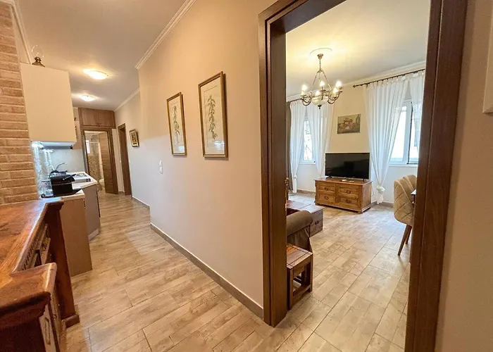 Dion And Eva\'S Oldtown Apartment