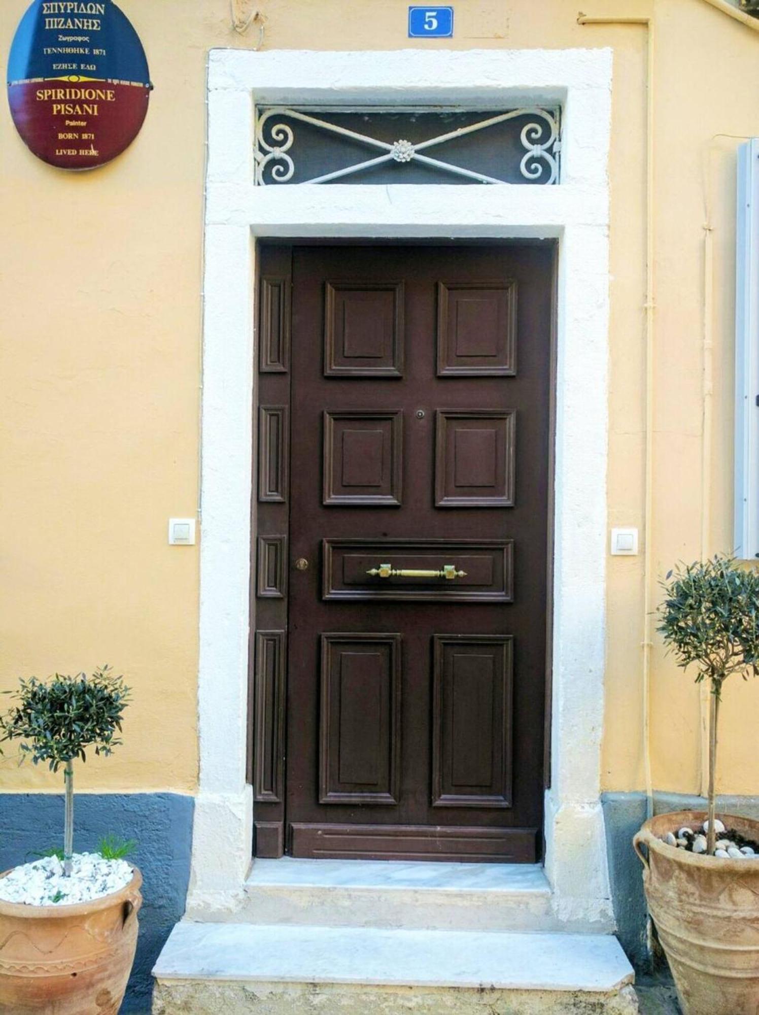 Dion And Eva's Oldtown Apartment
